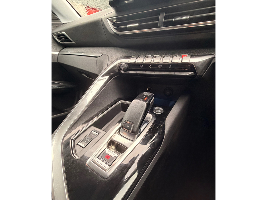 2022 Peugeot 3008 - image 19