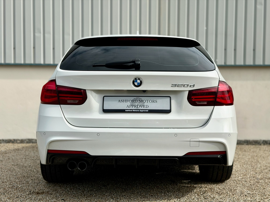 2018 BMW 3 Series - image 5