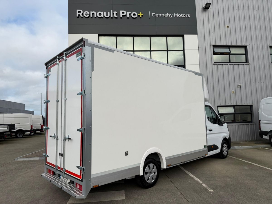2026 Renault Master - image 2