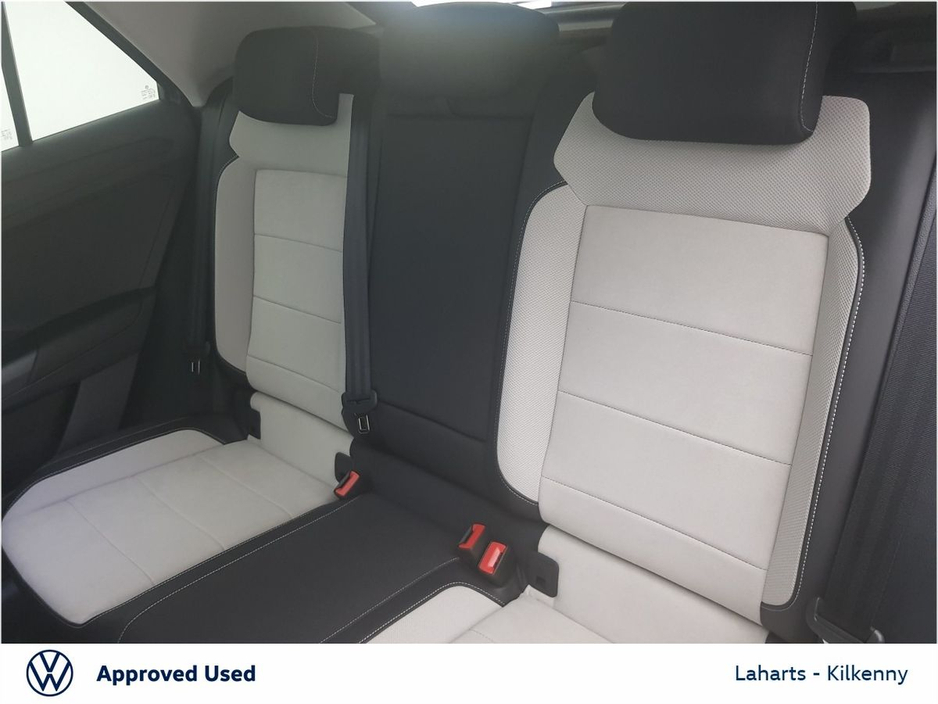 2023 Volkswagen T-Roc - image 28