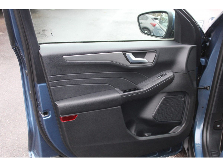 2024 Ford Kuga - image 15