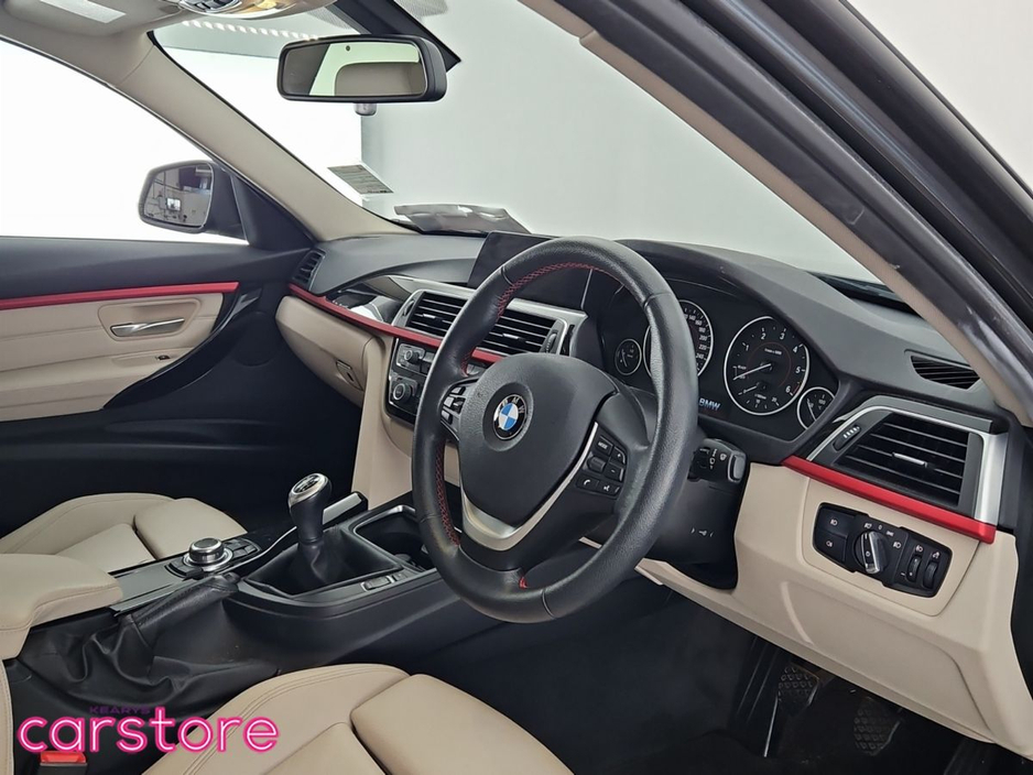 2017 BMW 3 Series 318d Sport €20,880