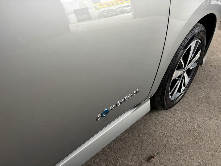 2019 Nissan Leaf - image 13