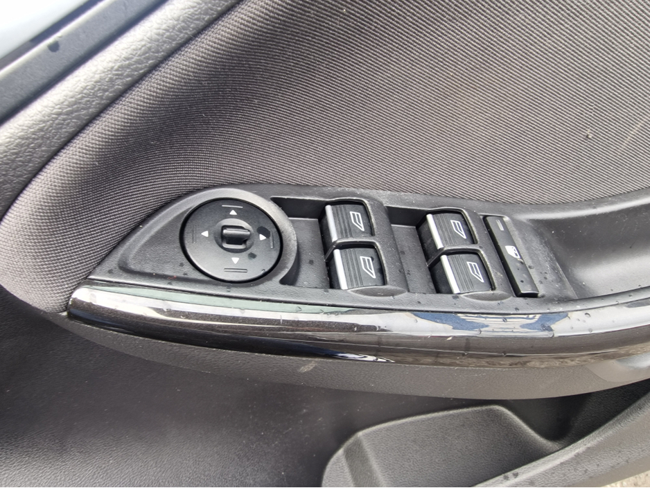 2015 Ford Focus - image 21