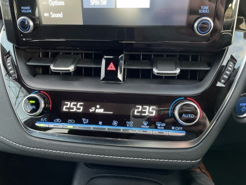 2019 Toyota Corolla Hatchback 5dr Hybrid - Luna Edition - 1.8 Automatic - NCT JULY 2027 - EUR 170 Tax. // Remote Central Locking // Front Electric Windows // Rear Electric Windows // Electric Mirrors // Heated Mirrors €19,899