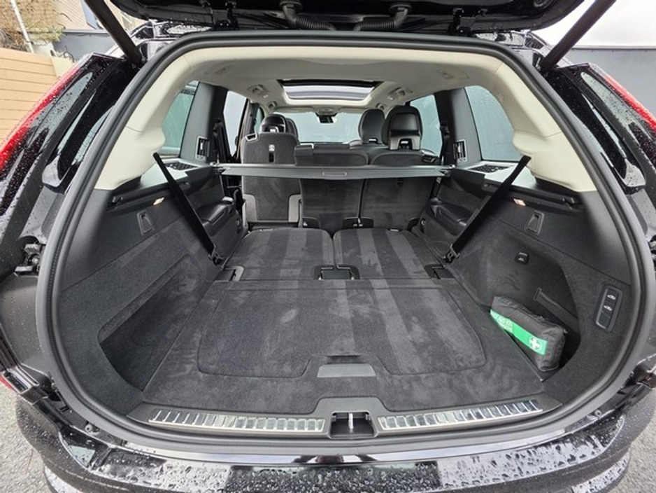 2025 Volvo XC90 T8 Plus Dark AWD €79,895