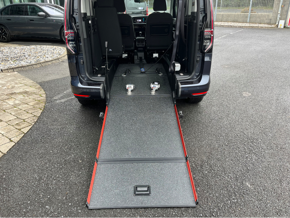 2024 Volkswagen Caddy Wheelchair Accessible SWB manual €36,950