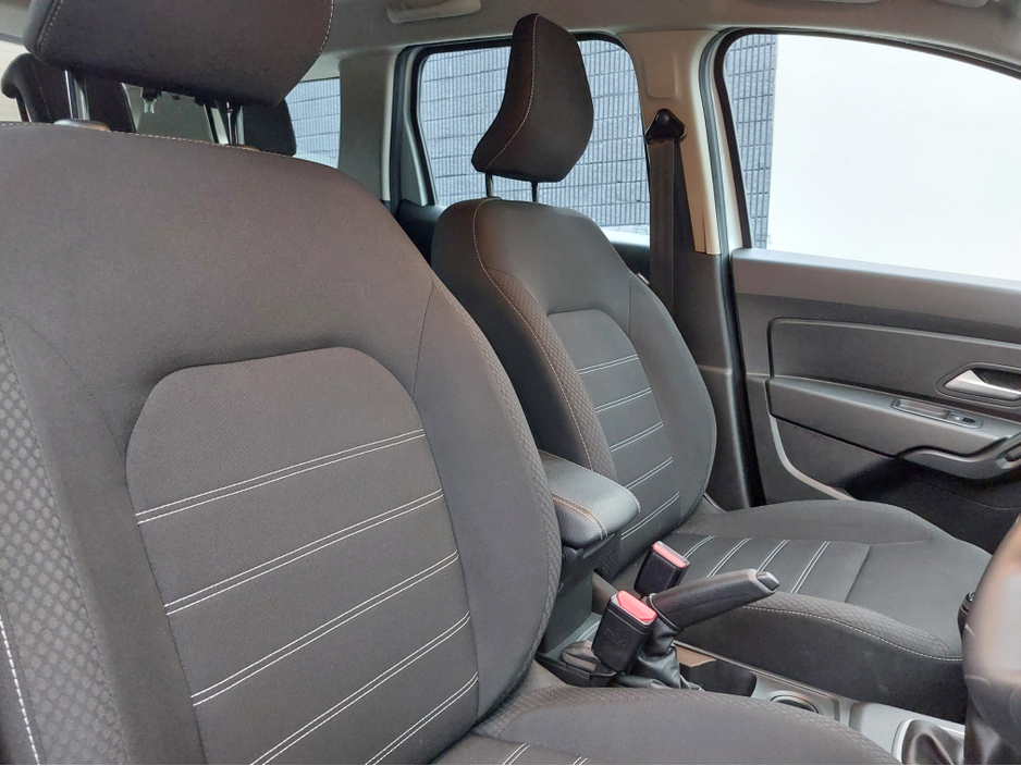 2023 Dacia Duster EXPRESSION BLUE DCI 115 4X2 NB €18,995