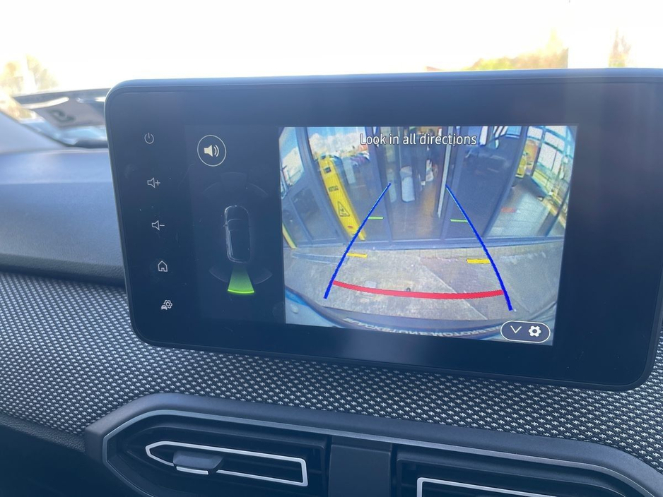 2023 Dacia Jogger - image 14