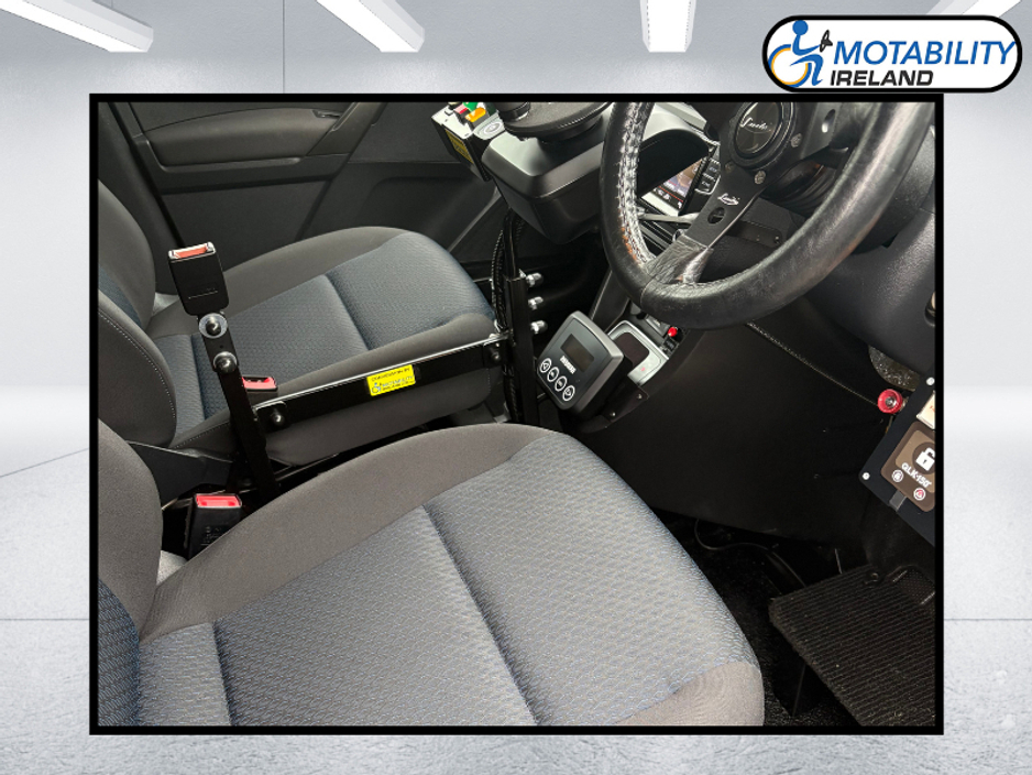 2018 Volkswagen Caddy - image 4