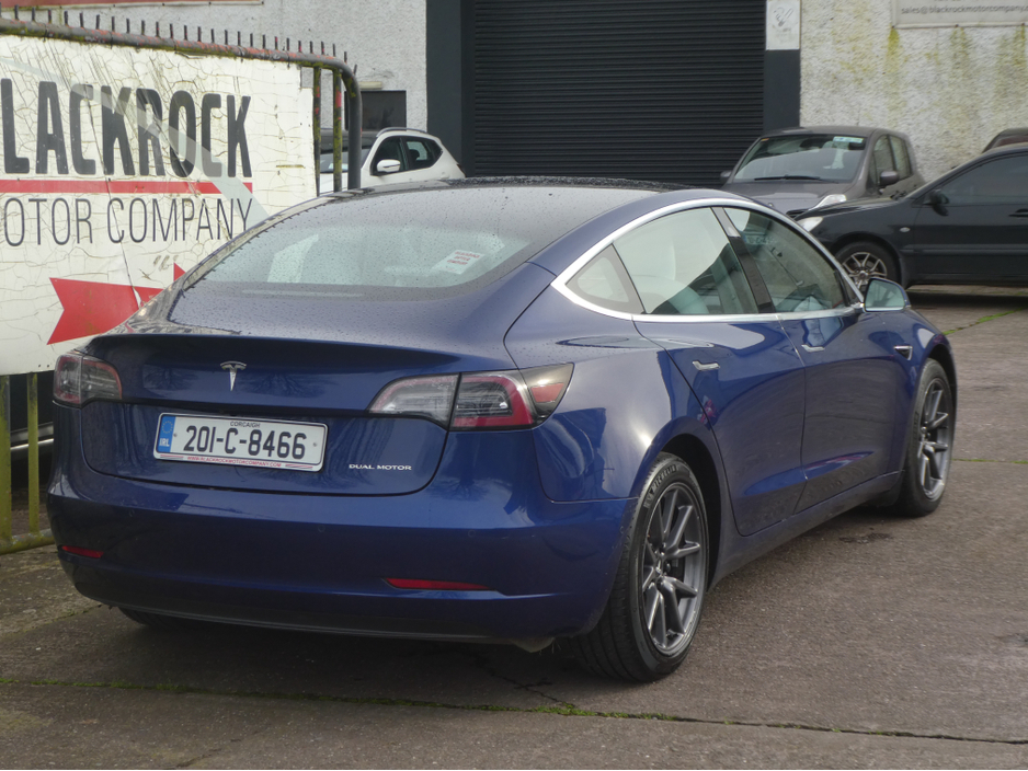 2020 Tesla Model 3 - image 4