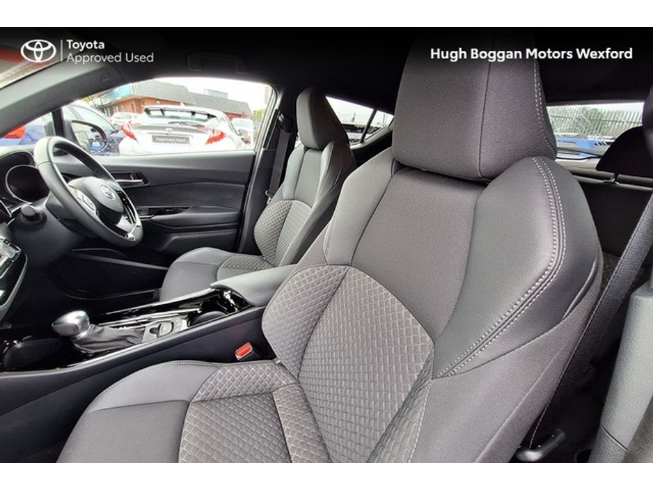 2022 Toyota C-HR - image 11