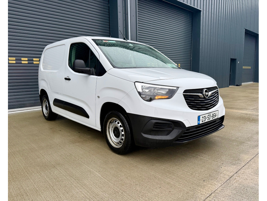 2023 Opel Combo - image 2