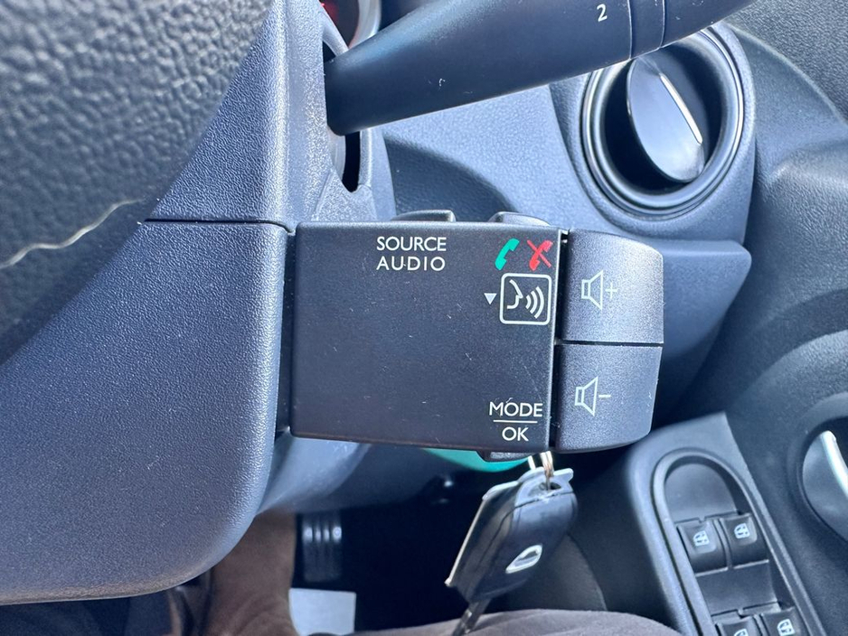 2017 Dacia Duster - image 28