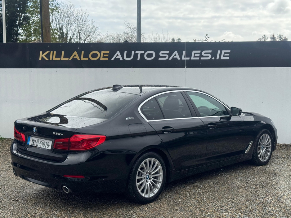 2019 BMW 5 Series - image 4