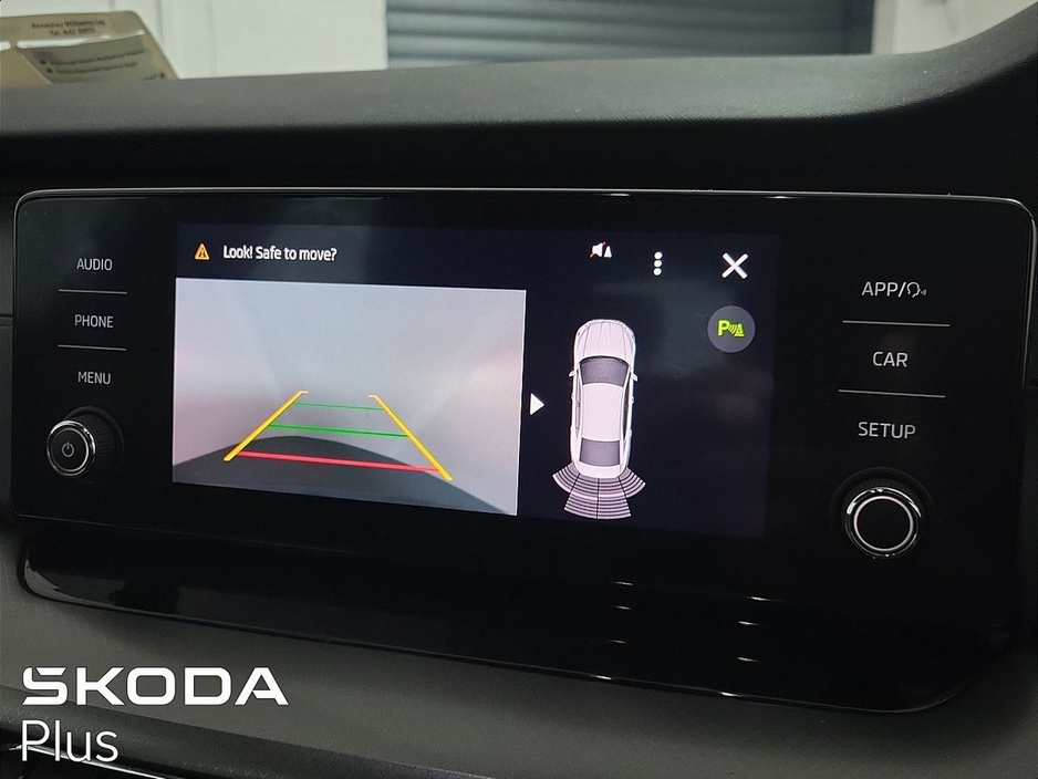 2021 Skoda Octavia - image 22