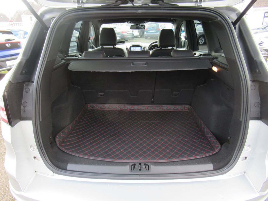 2019 Ford Kuga - image 8