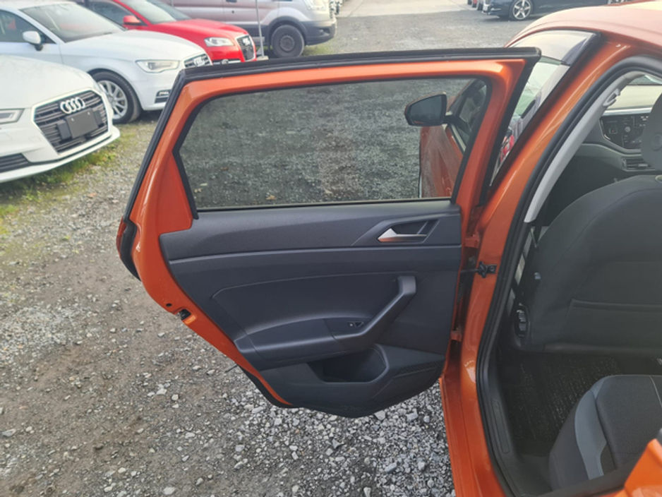 2018 Volkswagen Polo - image 6