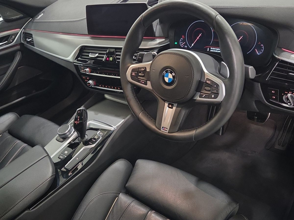 2019 BMW 5 Series 530d xDrive M Sport Saloon €36,950