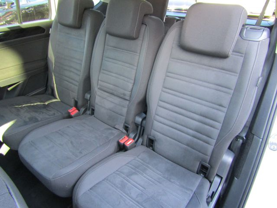 2017 Volkswagen Touran - image 17