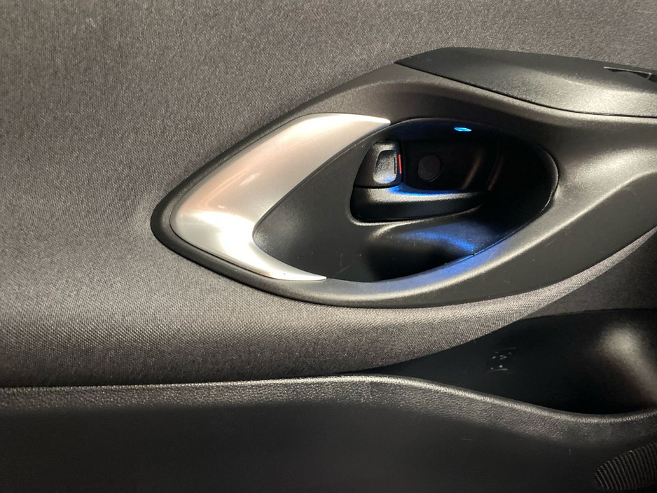 2023 Toyota Yaris - image 11