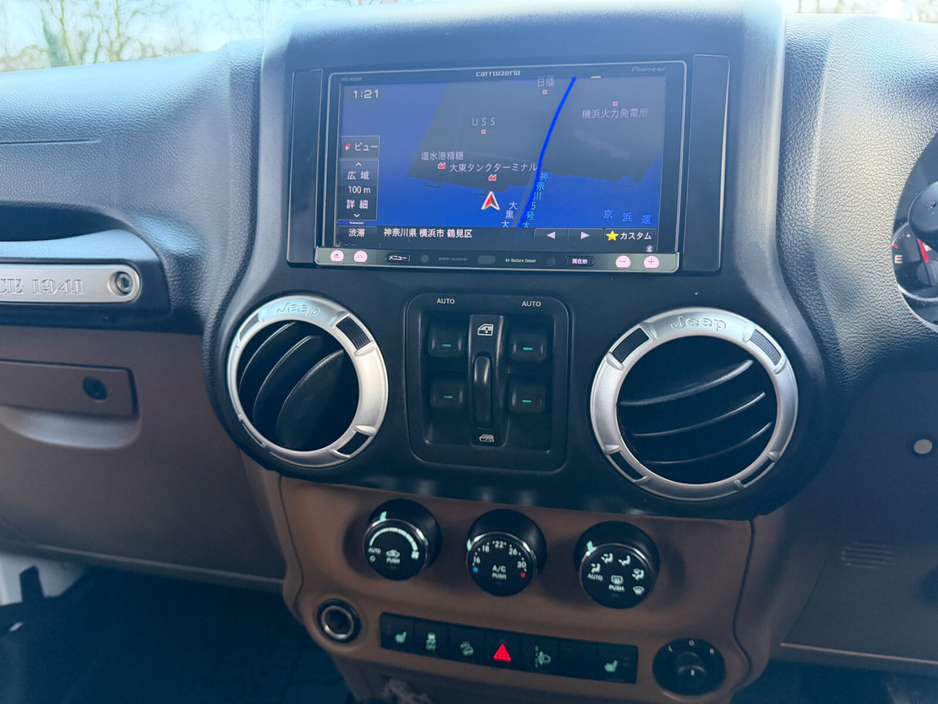 2014 Jeep Wrangler - image 27