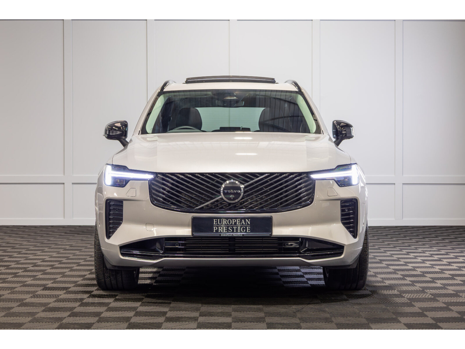 2025 Volvo XC90 - image 2