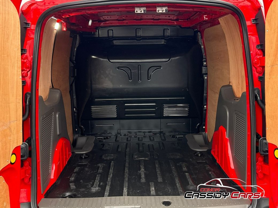 2022 Ford Transit Connect - image 19