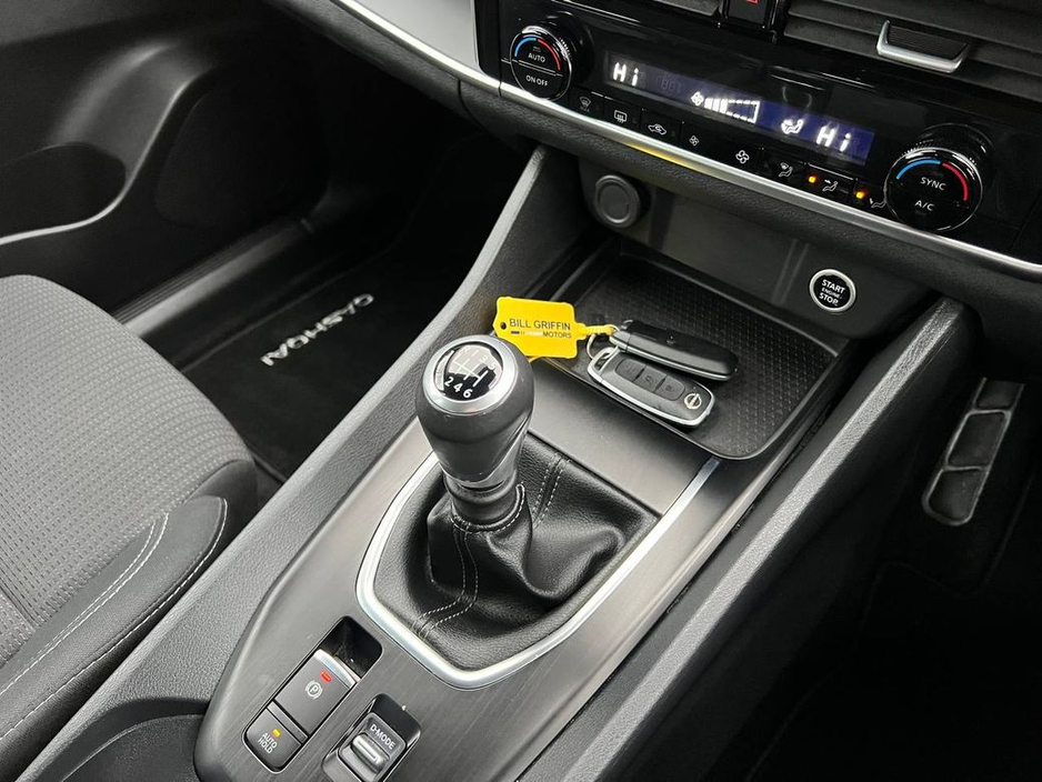 2023 Nissan Qashqai SV 1.3 // FULL SERVICE HISTORY // VERY LOW MILEAGE // APPLE CARPLAY €26,900