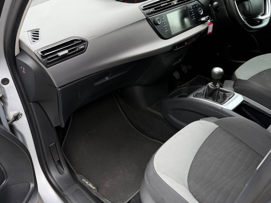 2014 Citroen C4 - image 4