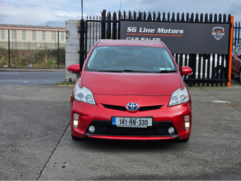 2014 Toyota Prius - image 3