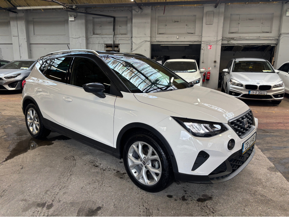 2023 SEAT Arona - image 3