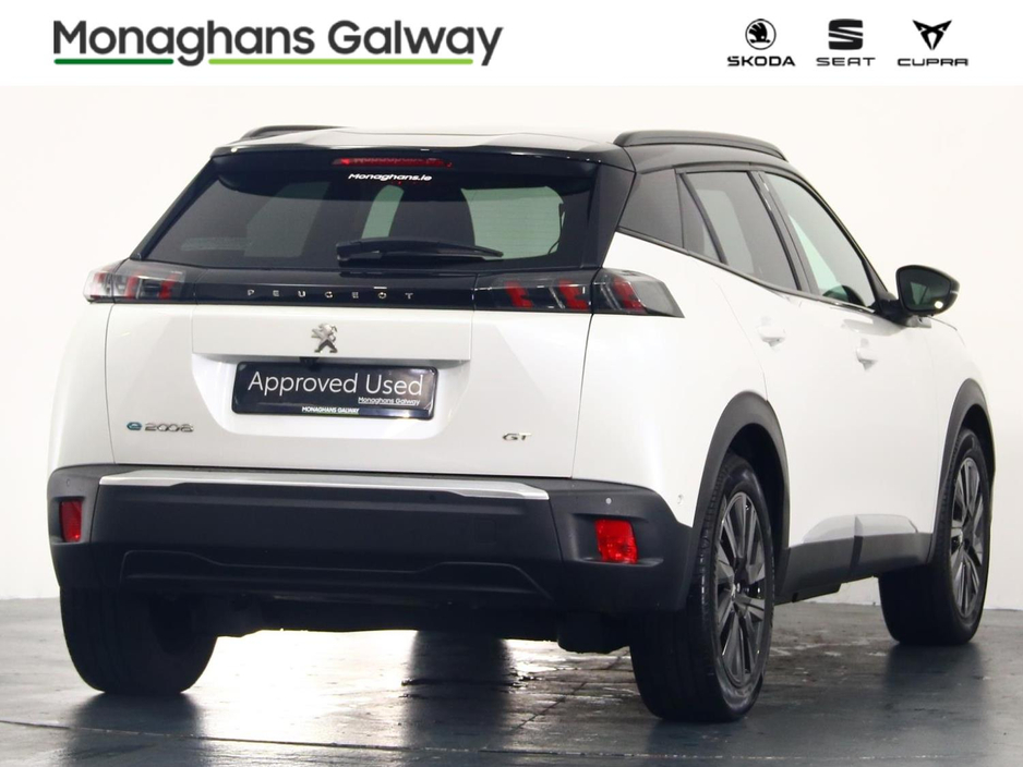 2023 Peugeot 2008 - image 3