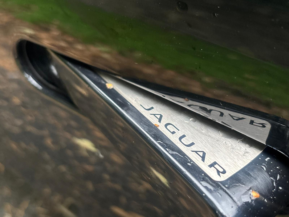 2018 Jaguar F-Type - image 10