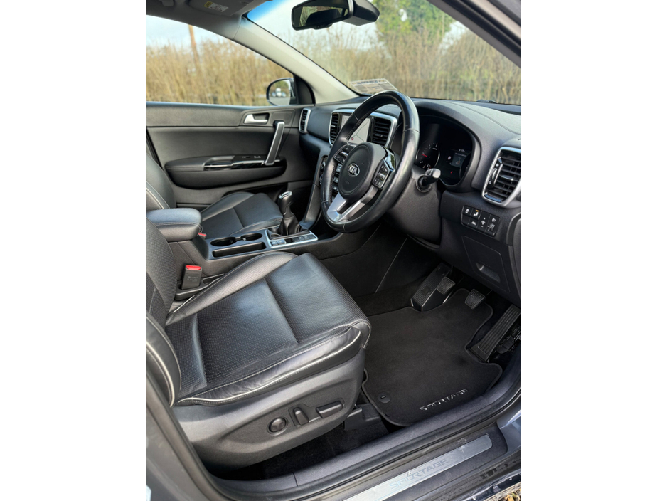 2020 Kia Sportage - image 10