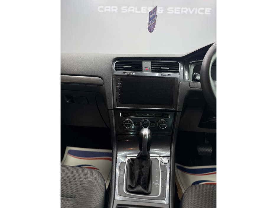 2018 Volkswagen Golf - image 15