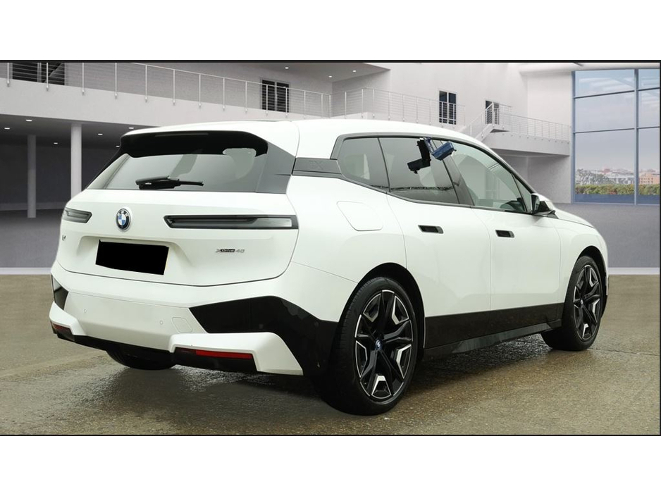 2023 BMW iX XDRIVE40 M SPORT EDITION // PANORAMIC ROOF €45,950