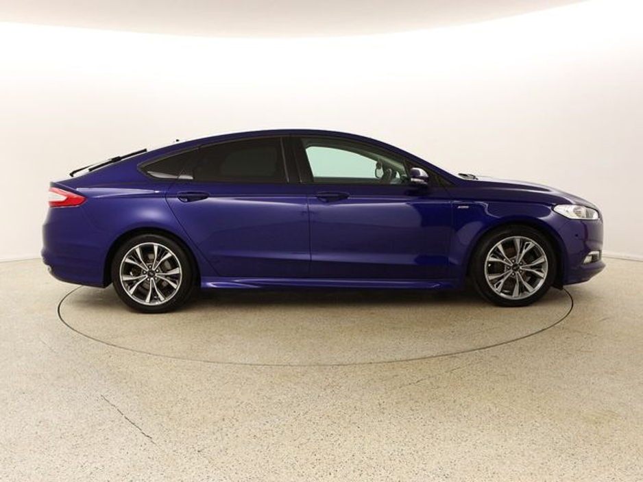 2017 Ford Mondeo - image 8