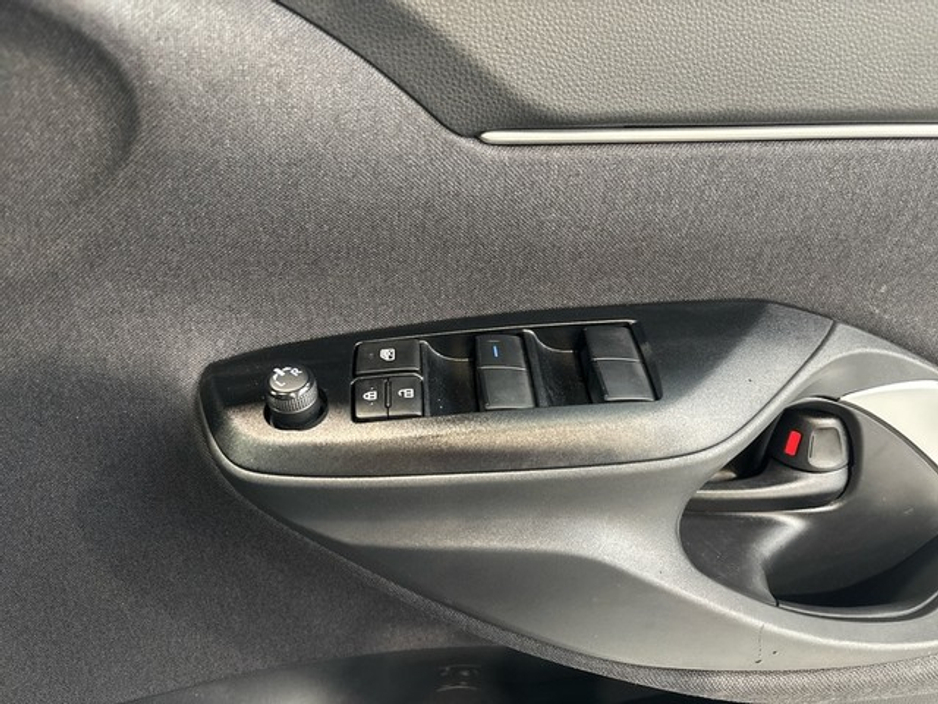 2024 Toyota Yaris Cross LUNA SPORT 4DR AUTO €30,950