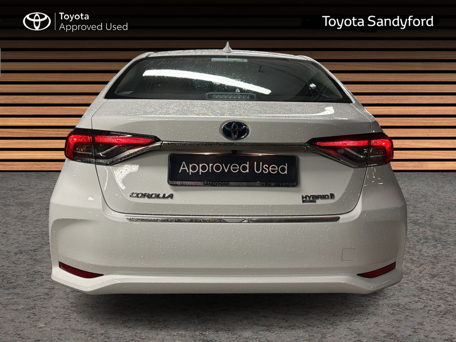 2023 Toyota Corolla HYBRID LUNA AUTO SALOON // TOYOTA SAFETY SENSE // REAR CAMERA // BLUETOOTH // AIR CON // TOYOTA WARRANTY €27,945