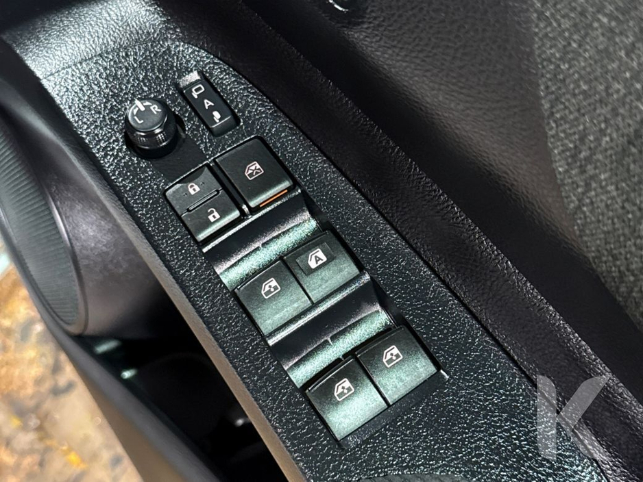 2020 Toyota Sienta - image 17