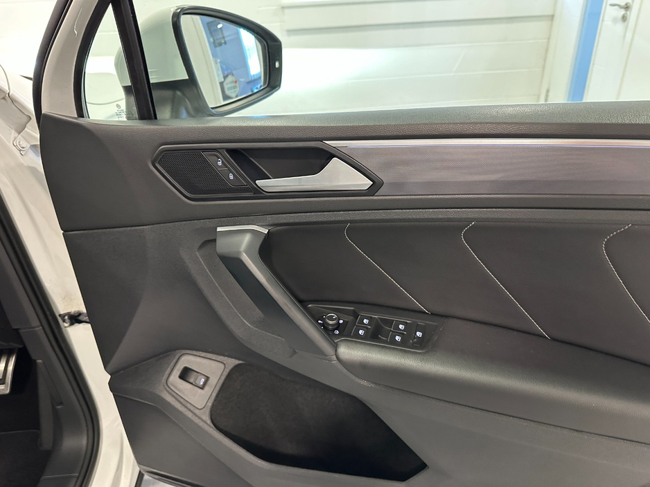 2019 Volkswagen Tiguan - image 23