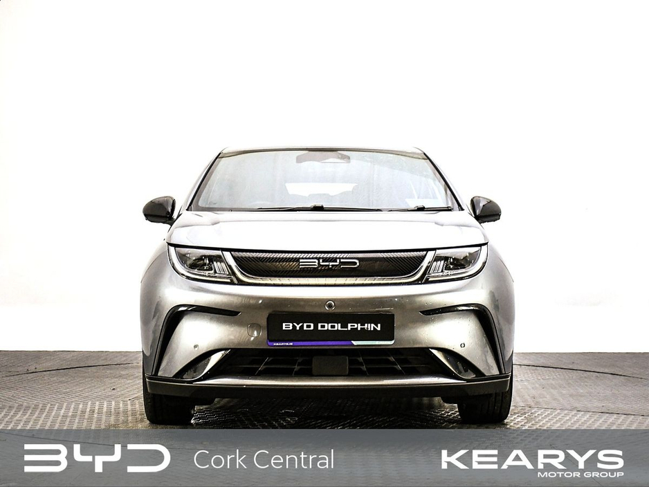 2025 BYD Dolphin - image 4