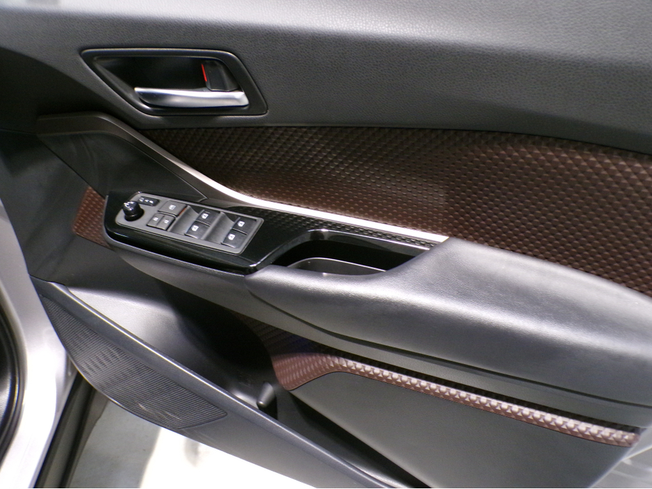 2018 Toyota C-HR 2018*32,000 MILES*HYBRID SPORT TOYOTA C-HR SELF CHARGING 1.8 AUTOMATIC*FANTASTIC CONDITION GREAT ON FUEL, POWER, COMFORT WITH A LOT OF SPACE ALL COMBINED FOR A FANTASTIC DRIVE. CAR COMES WITH FULL SAF €19,900