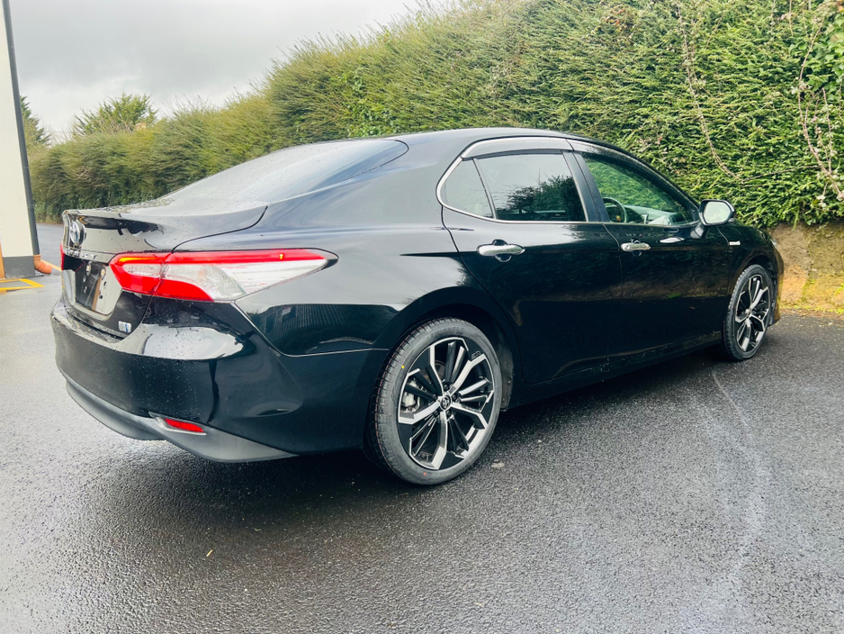 2019 Toyota Camry - image 21