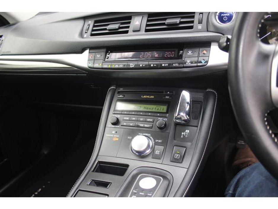 2013 Lexus CT 200 h - image 15