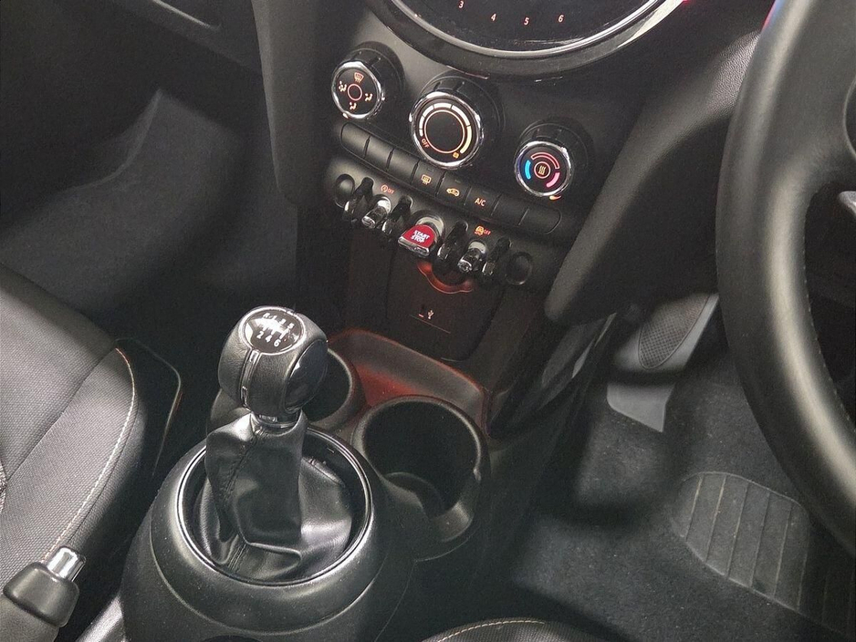 2021 MINI Hatch - image 10