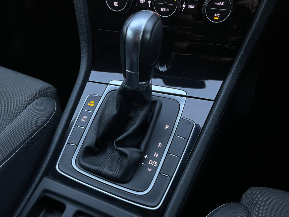 2014 Volkswagen Golf 1.4 AUTOMATIC PETROL FOUR-DOOR €11,950