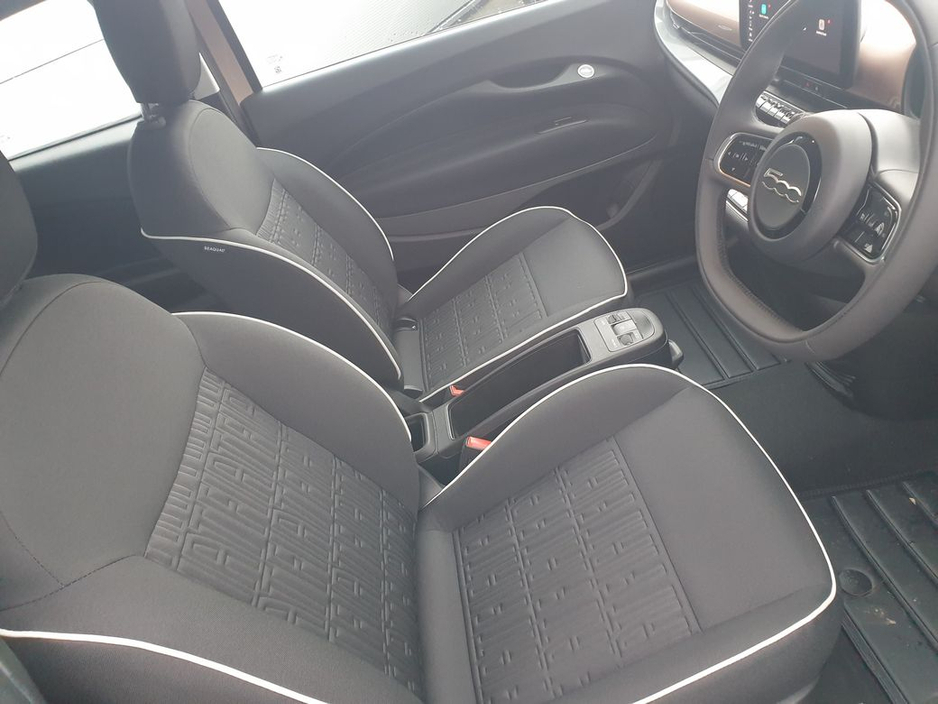 2025 Fiat 500 Icon 42kWh (320Kms WLTP Range) €19,950