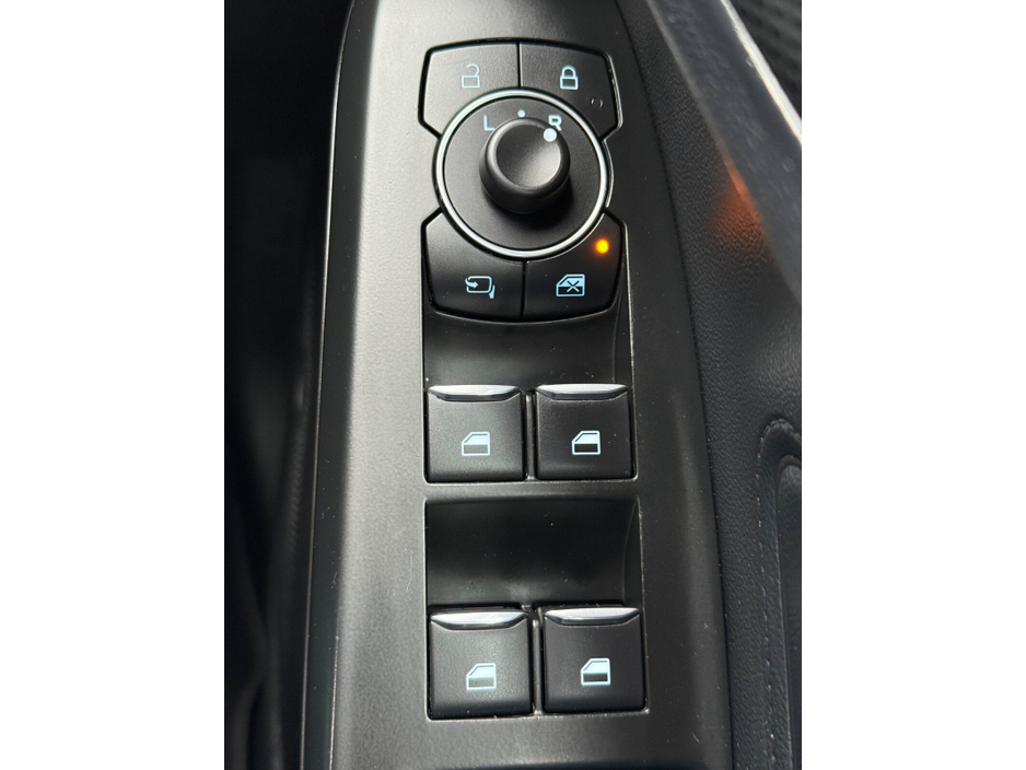 2022 Ford Focus - image 22